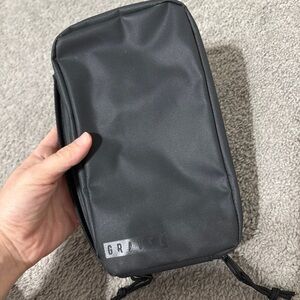 Gravel Explorer Slim Hanging Water Resistant Travel Toiletry Bag